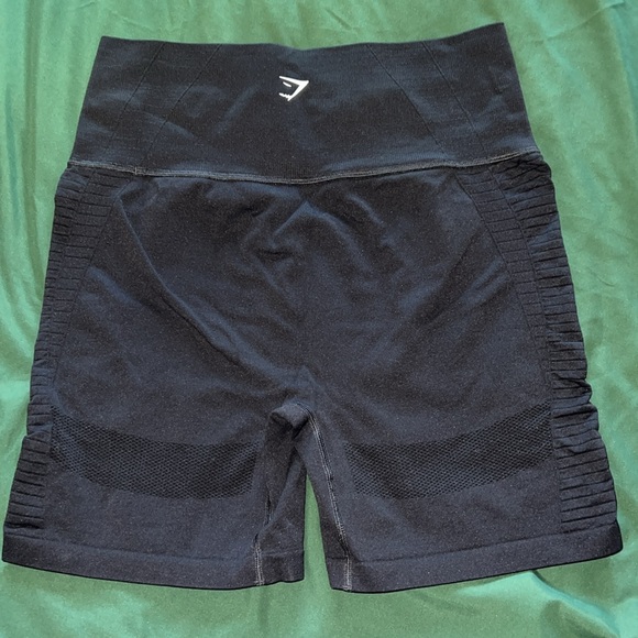 L Gymshark Energy Seamless Shorts - Picture 2 of 3